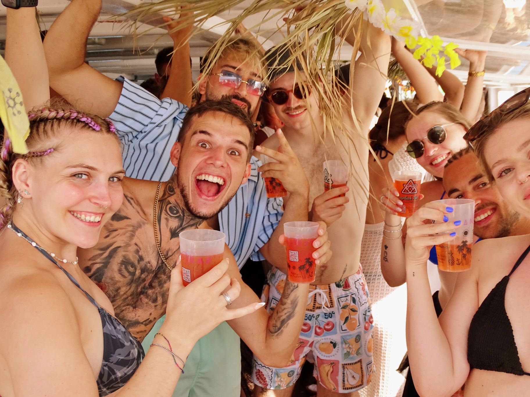 Party an Bord der Delfin Negro
